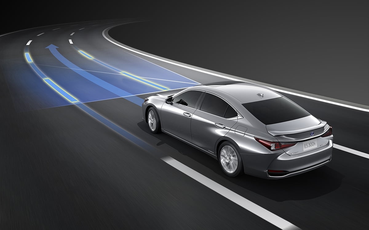 Lexus ES - HỆ THỐNG HỖ TRỢ THEO DÕI LÀN ĐƯỜNG