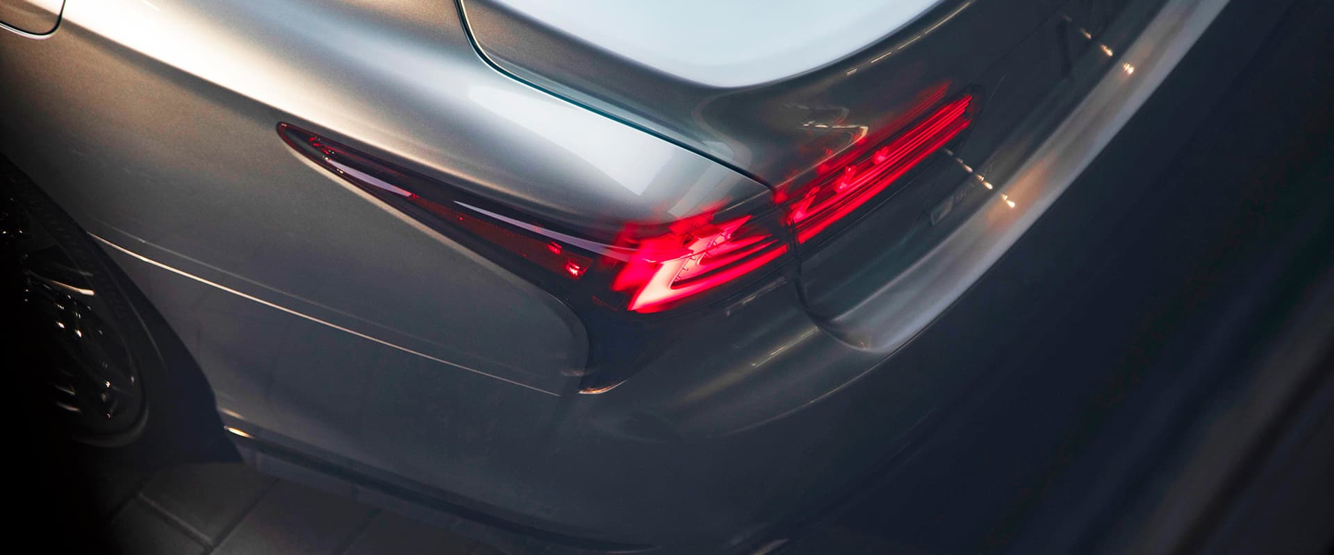 Lexus LS - ĐƯỜNG NÉT TINH XẢO