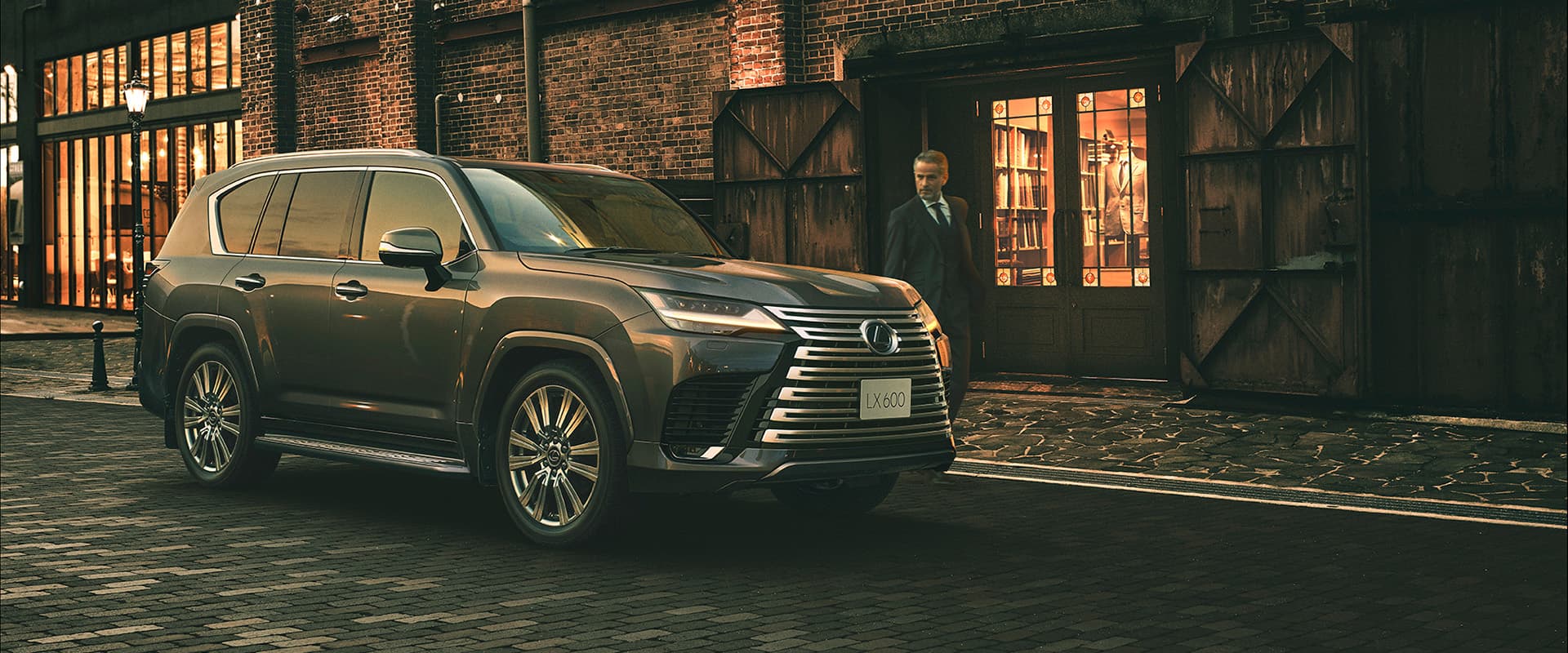 lexus-official-lxvhover-1-lx-600-vip-ext-gallery-01-d