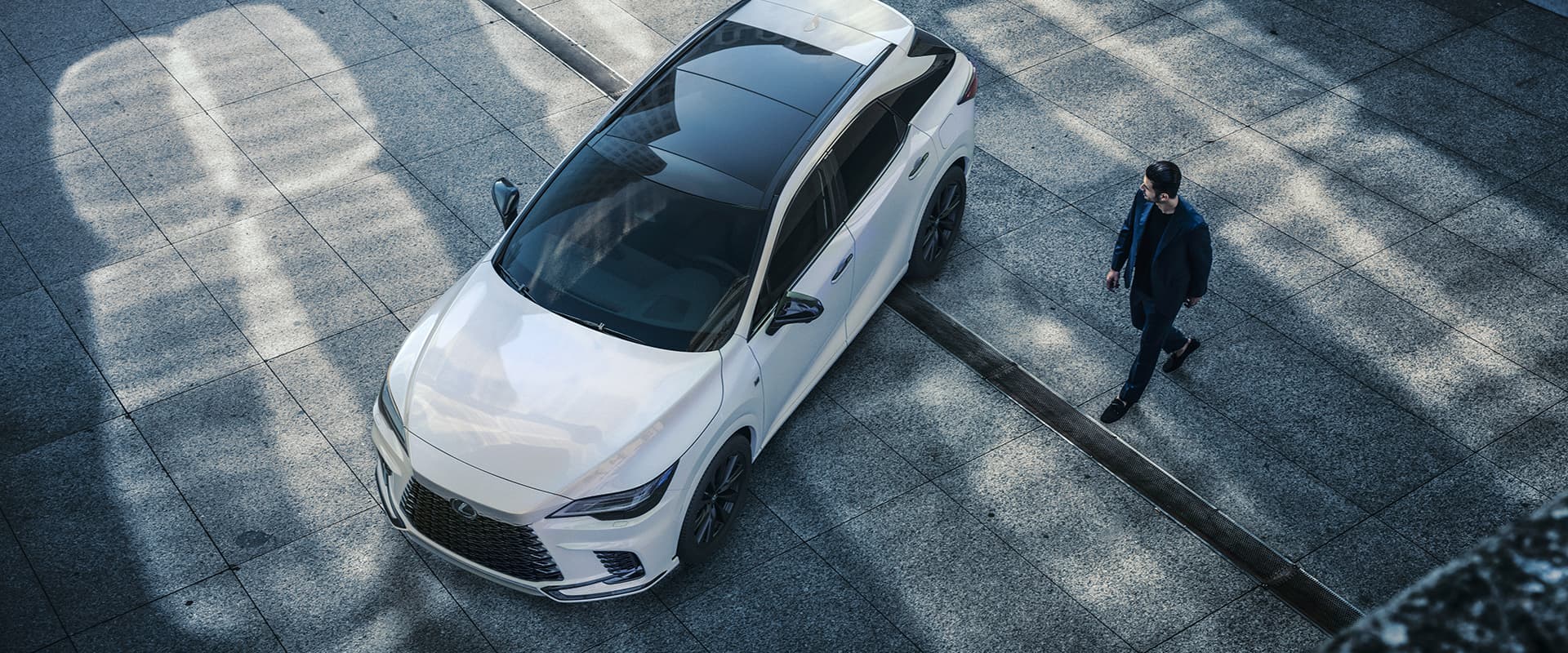 Lexus RX - Tỷ lệ crossover mạnh mẽ